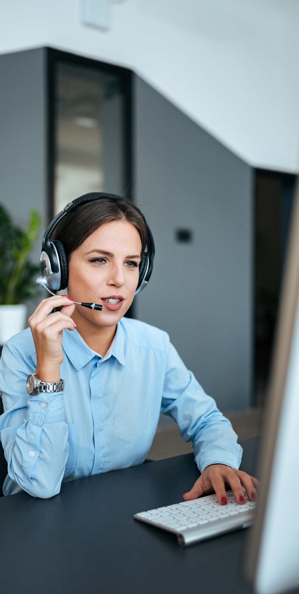 Contact THG Fluently